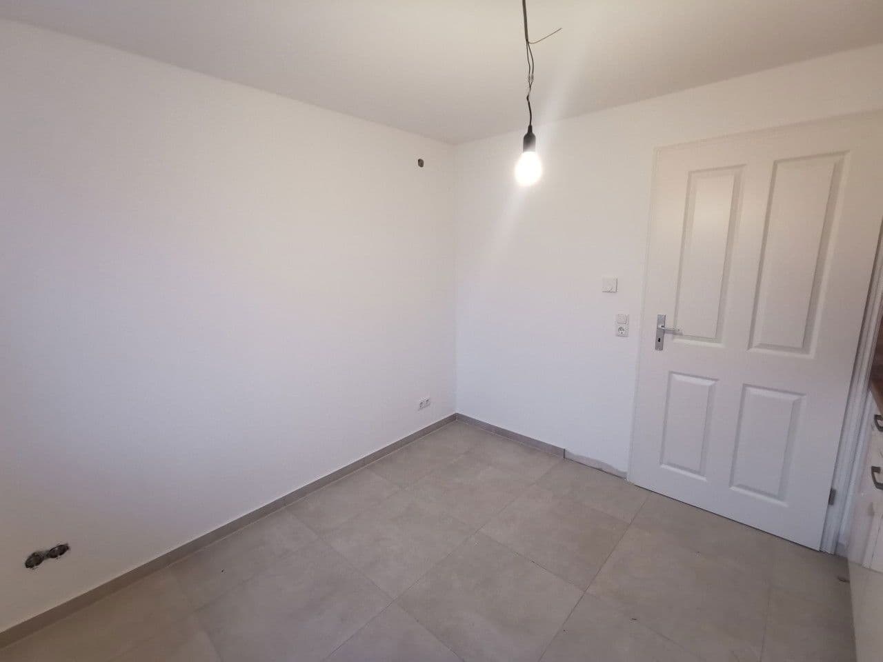 Pronájem bytu 3+1 90 m², Kirchstrasse 8, Schwalmtal, Hessen Pronájem bytu 3+1 90 m², Kirchstrasse 8, Schwalmtal, Hessen