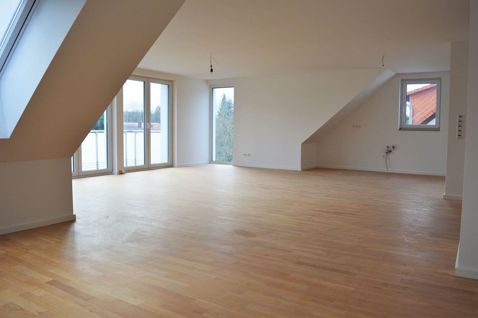 Pronájem bytu 4+1 160 m², Frankfurt, Hessen Pronájem bytu 4+1 160 m², Frankfurt, Hessen
