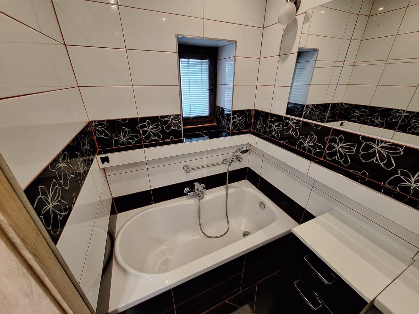 Pronájem bytu 2+1 71 m², Litoměřická, Ústí nad Labem, Ústecký kraj Pronájem bytu 2+1 71 m², Litoměřická, Ústí nad Labem, Ústecký kraj