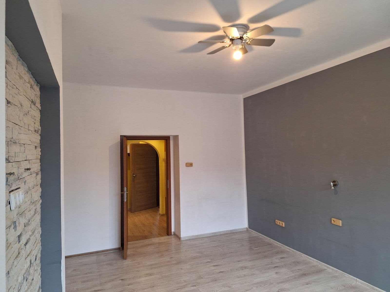 Pronájem bytu 2+1 71 m², Litoměřická, Ústí nad Labem, Ústecký kraj Pronájem bytu 2+1 71 m², Litoměřická, Ústí nad Labem, Ústecký kraj