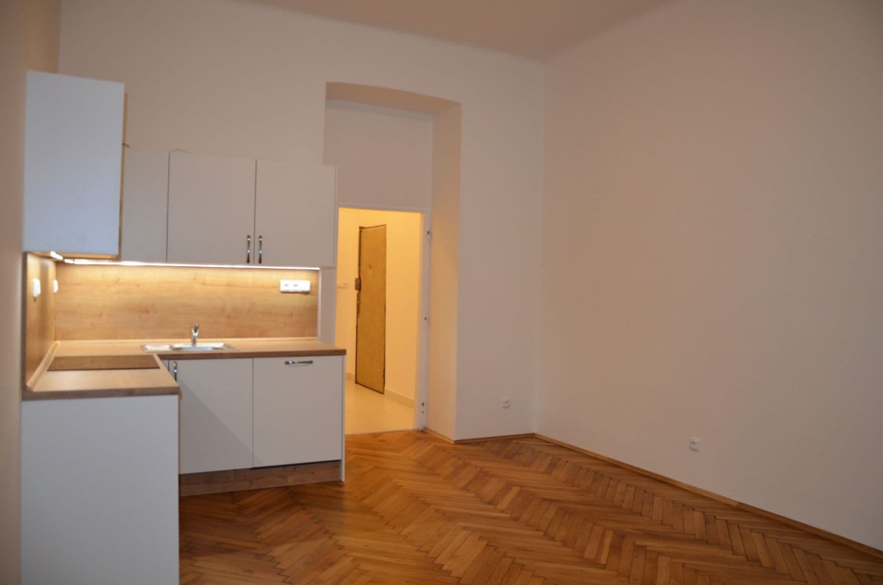 Pronájem bytu 2+kk 46 m², Šumavská, Praha, Praha Pronájem bytu 2+kk 46 m², Šumavská, Praha, Praha