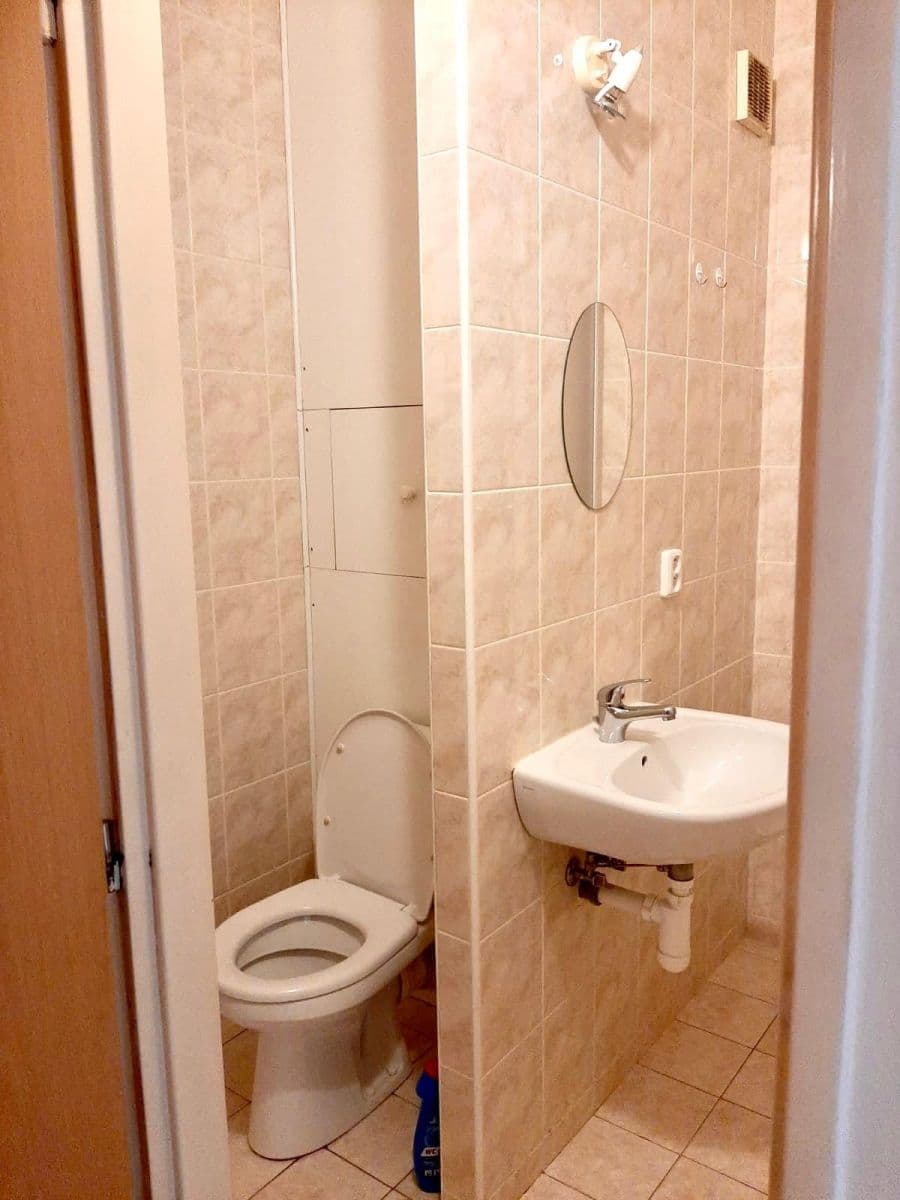 Pronájem bytu 1+1 40 m², Valentova, Praha, Praha Pronájem bytu 1+1 40 m², Valentova, Praha, Praha