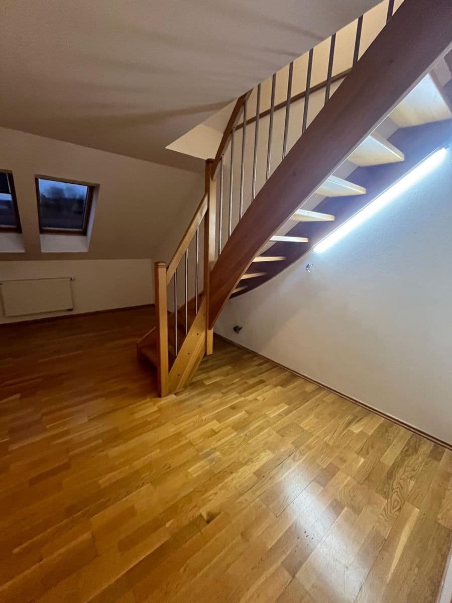 Pronájem bytu 2+kk 75 m², Táborská, Praha, Praha Pronájem bytu 2+kk 75 m², Táborská, Praha, Praha