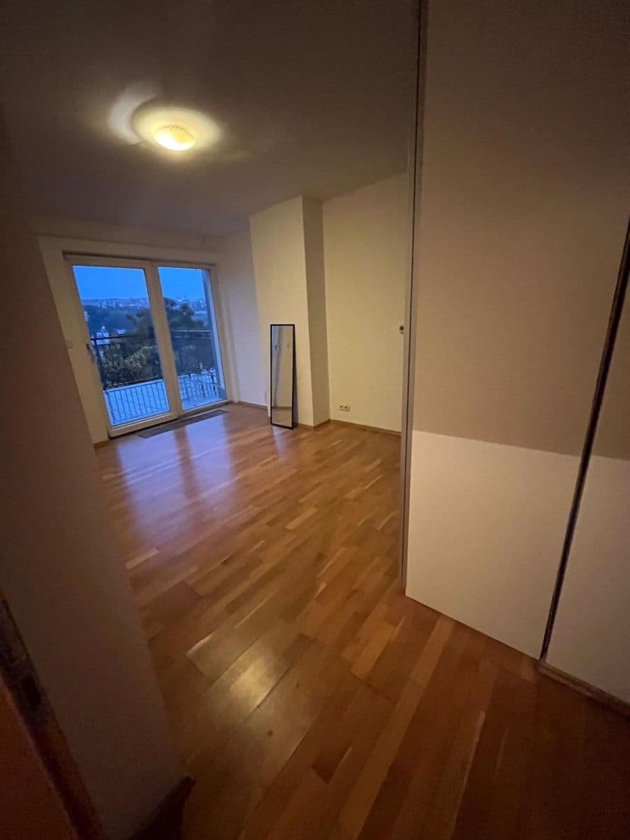 Pronájem bytu 2+kk 75 m², Táborská, Praha, Praha Pronájem bytu 2+kk 75 m², Táborská, Praha, Praha