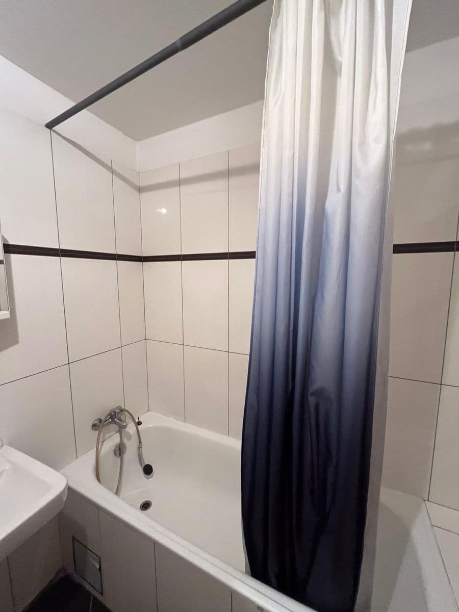 Pronájem bytu 2+kk 75 m², Táborská, Praha, Praha Pronájem bytu 2+kk 75 m², Táborská, Praha, Praha
