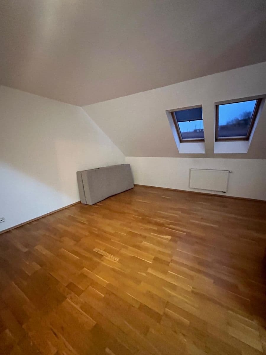 Pronájem bytu 2+kk 75 m², Táborská, Praha, Praha Pronájem bytu 2+kk 75 m², Táborská, Praha, Praha