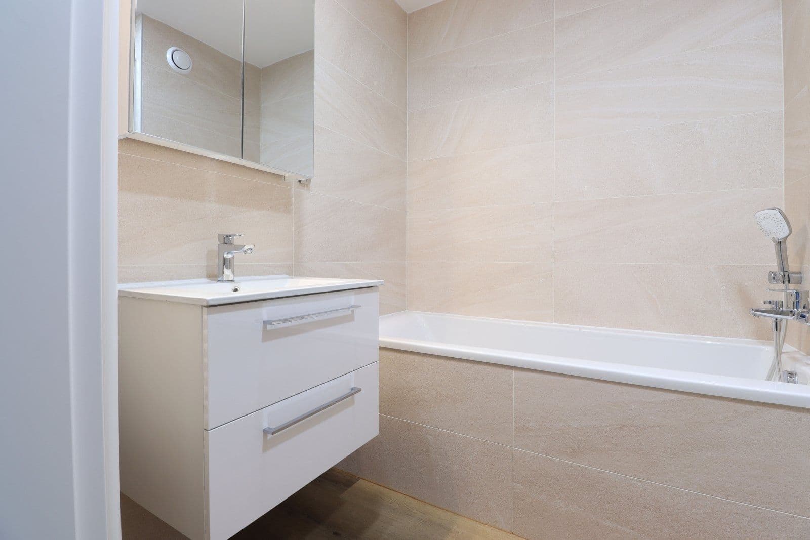 Pronájem bytu 3+kk 78 m², Ohradní, Praha, Praha Pronájem bytu 3+kk 78 m², Ohradní, Praha, Praha