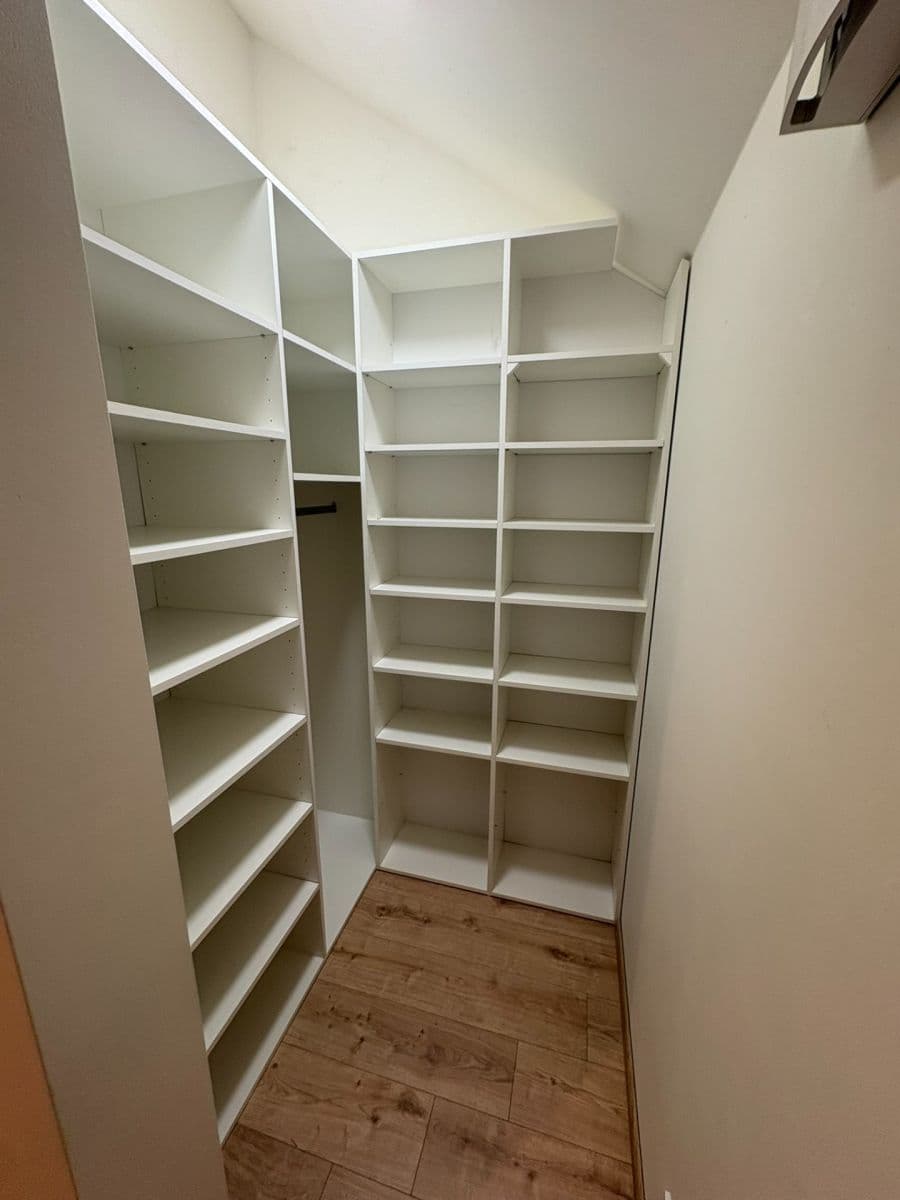 Pronájem bytu 3+kk 80 m², Ve Dvojích, Jiříkovice, Jihomoravský kraj Pronájem bytu 3+kk 80 m², Ve Dvojích, Jiříkovice, Jihomoravský kraj