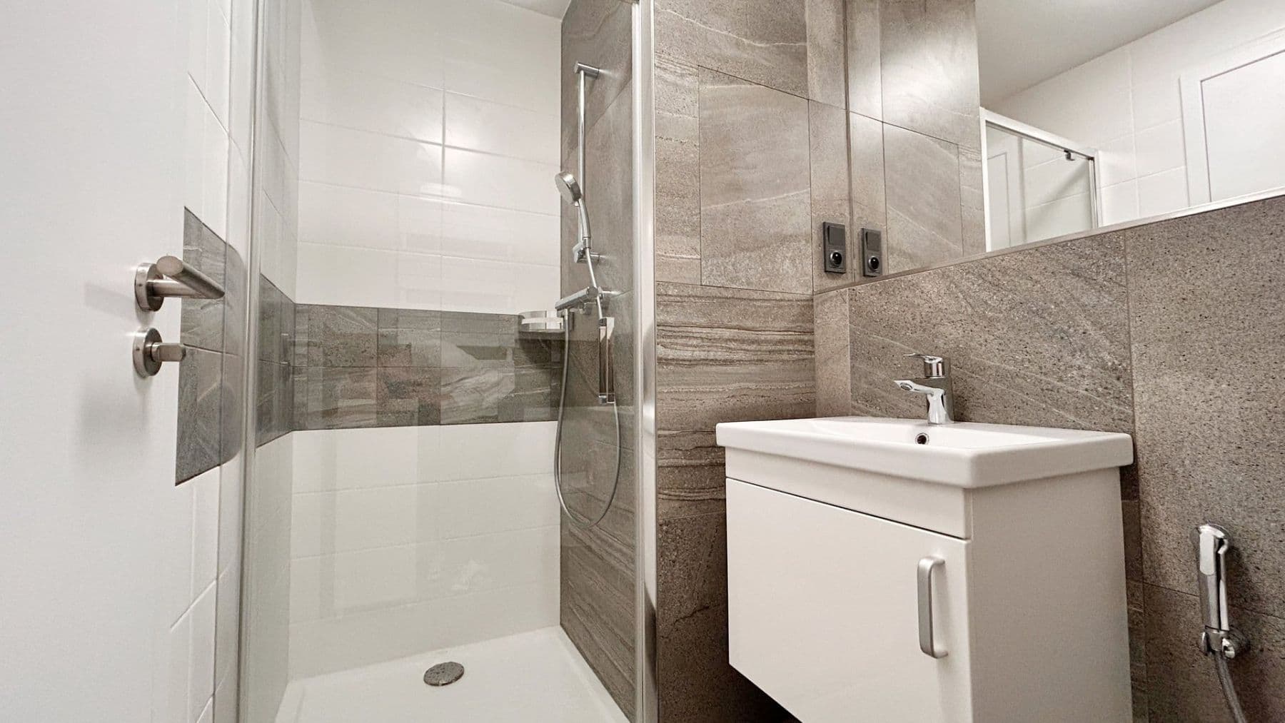 Pronájem bytu 1+kk 29 m², Pakoměřická, Praha, Praha Pronájem bytu 1+kk 29 m², Pakoměřická, Praha, Praha