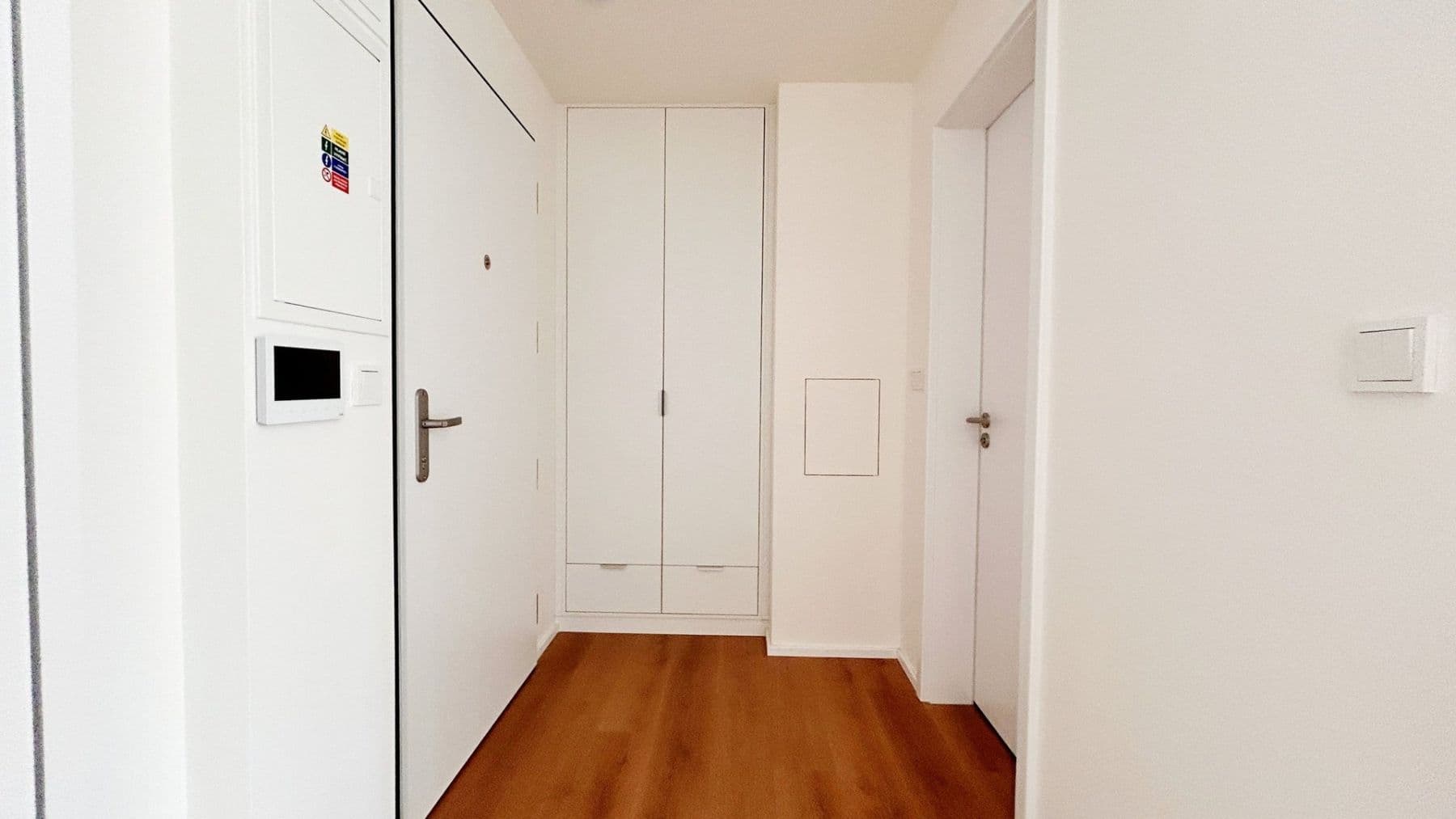 Pronájem bytu 1+kk 29 m², Pakoměřická, Praha, Praha Pronájem bytu 1+kk 29 m², Pakoměřická, Praha, Praha