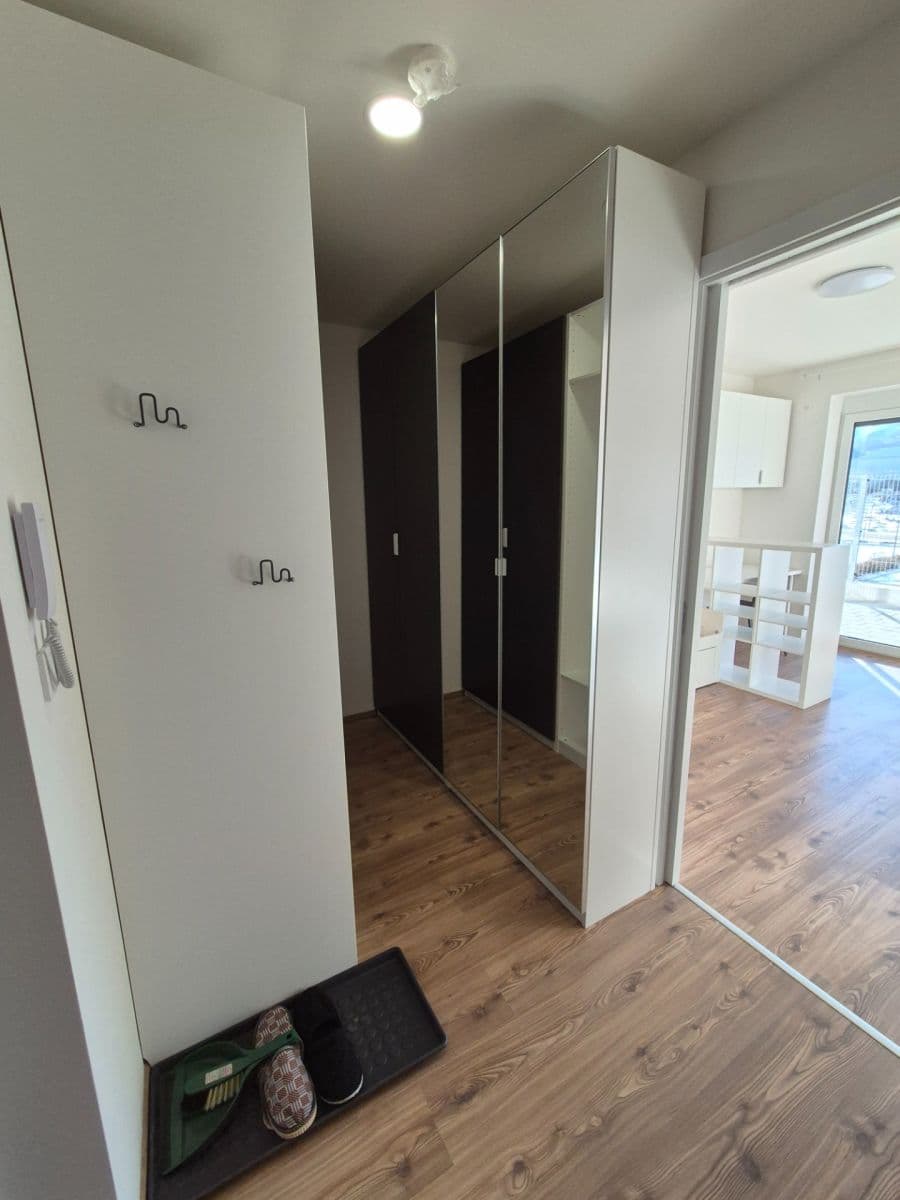 Pronájem bytu 1+kk 32 m², Pšeničná, Hořovice, Středočeský kraj Pronájem bytu 1+kk 32 m², Pšeničná, Hořovice, Středočeský kraj