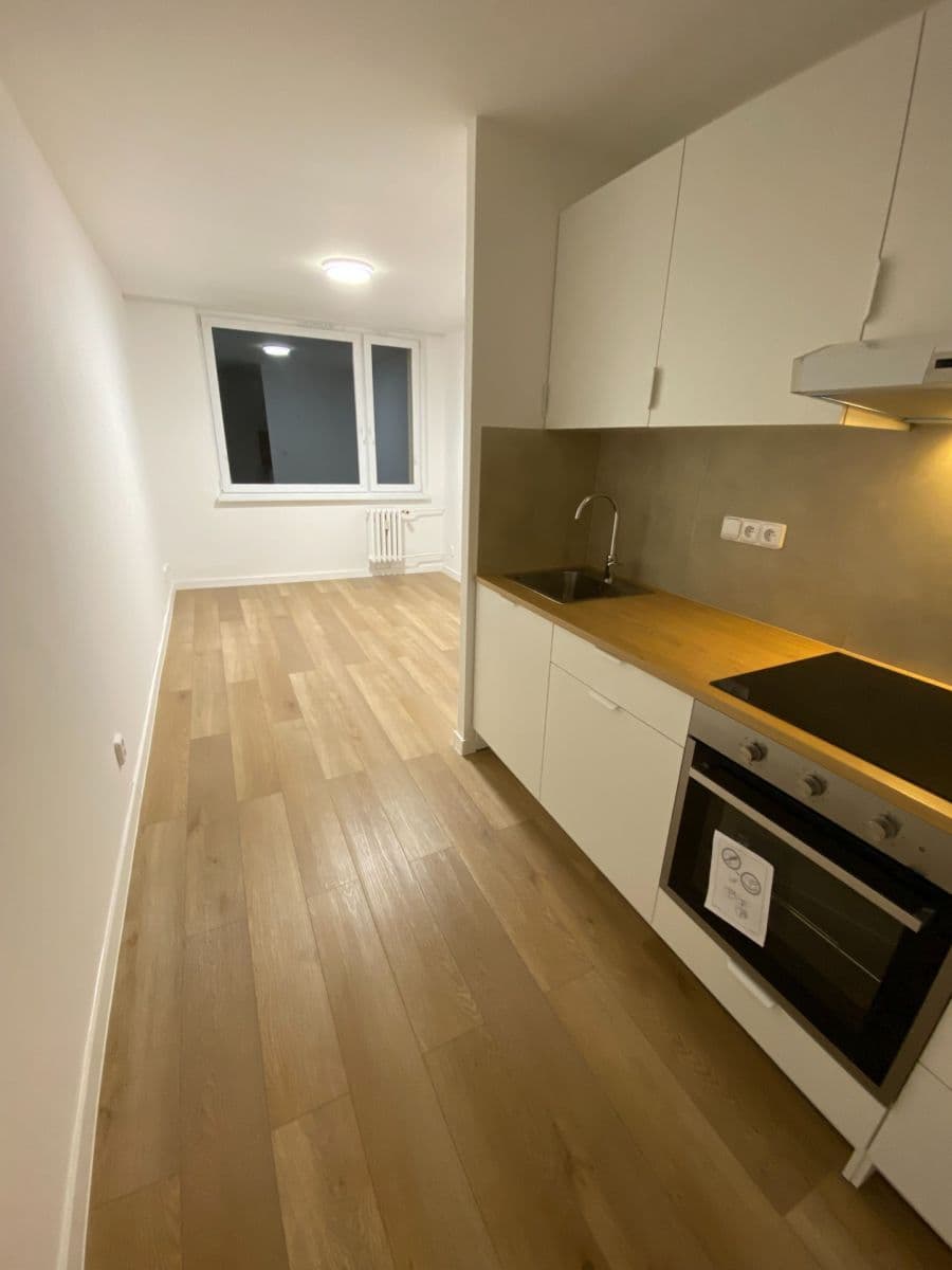 Pronájem bytu 2+kk 34 m², Karla Tomana, Kladno, Středočeský kraj Pronájem bytu 2+kk 34 m², Karla Tomana, Kladno, Středočeský kraj
