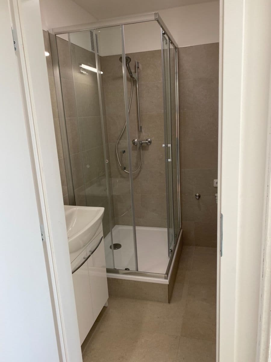 Pronájem bytu 2+kk 34 m², Karla Tomana, Kladno, Středočeský kraj Pronájem bytu 2+kk 34 m², Karla Tomana, Kladno, Středočeský kraj