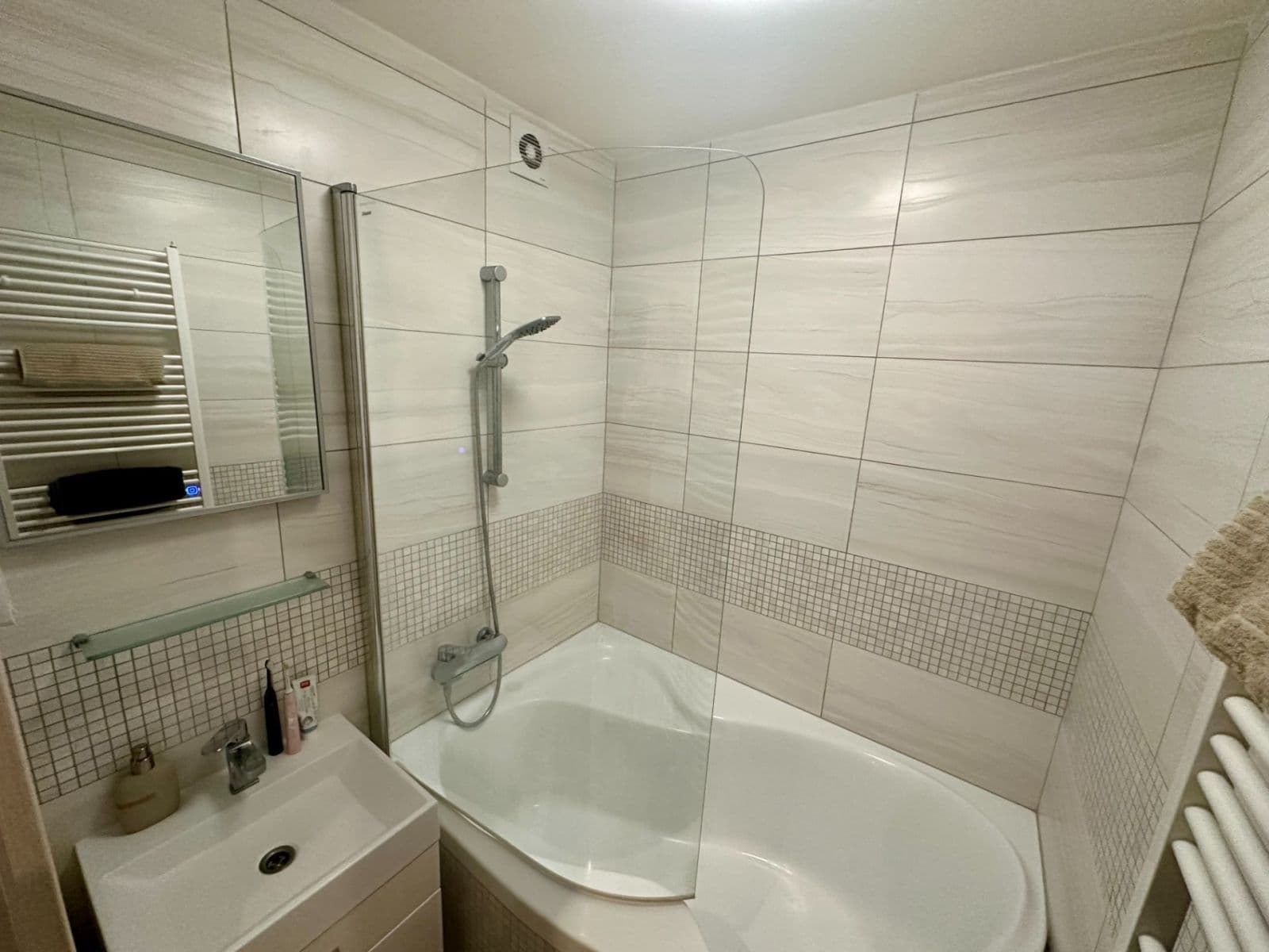 Pronájem bytu 2+1 70 m², Národní, Liberec, Liberecký kraj Pronájem bytu 2+1 70 m², Národní, Liberec, Liberecký kraj