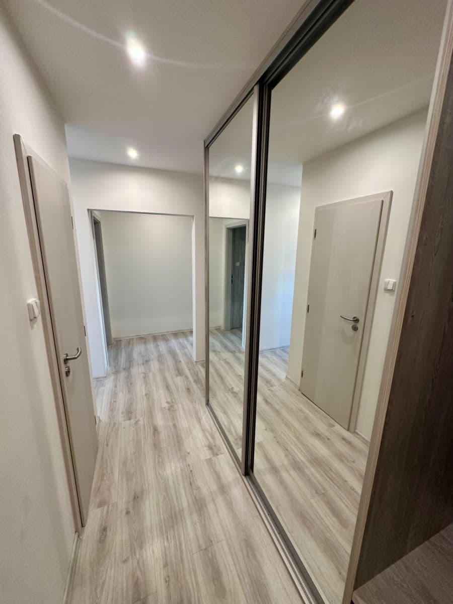 Pronájem bytu 2+1 70 m², Národní, Liberec, Liberecký kraj Pronájem bytu 2+1 70 m², Národní, Liberec, Liberecký kraj