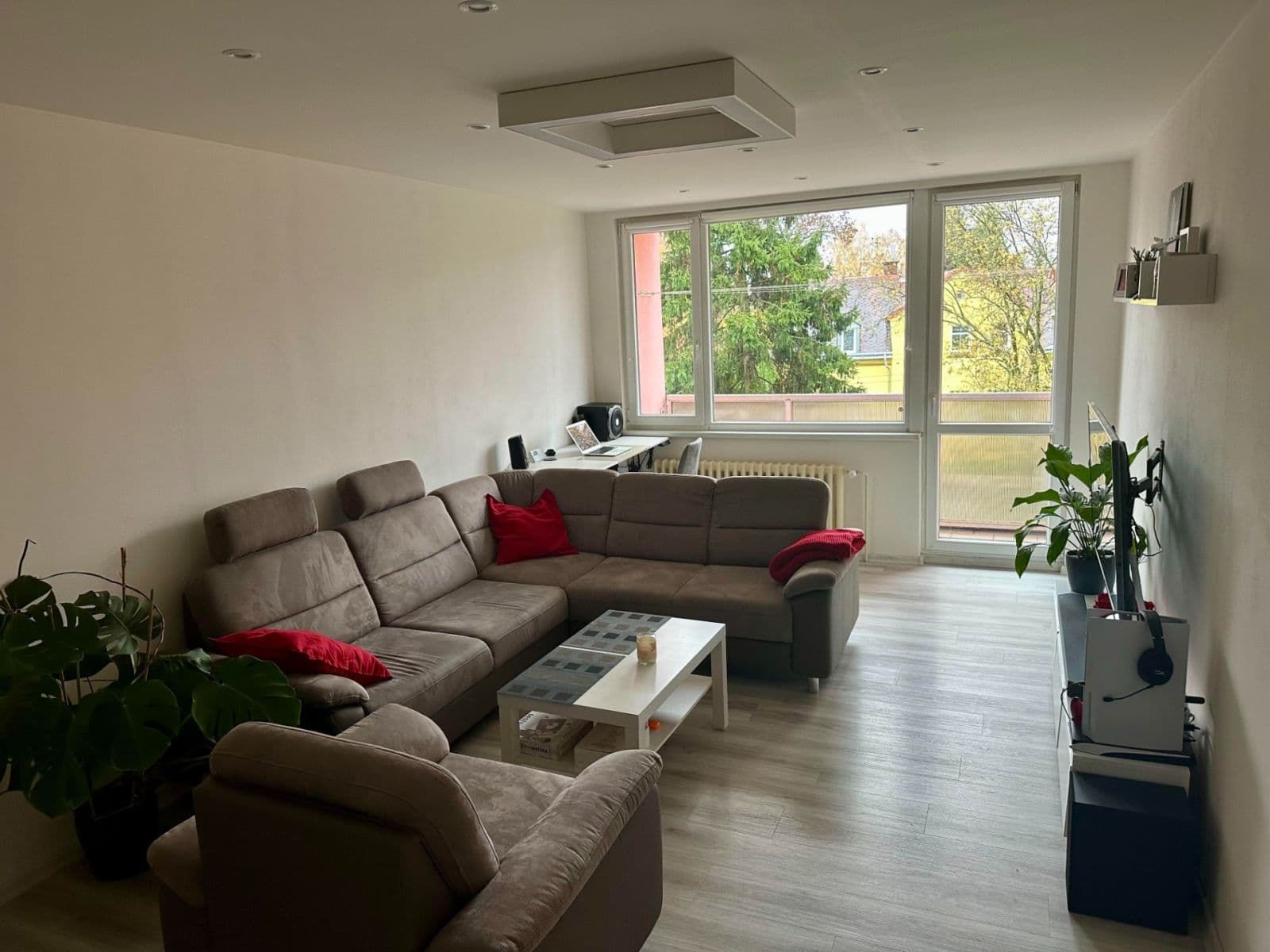 Pronájem bytu 2+1 70 m², Národní, Liberec, Liberecký kraj Pronájem bytu 2+1 70 m², Národní, Liberec, Liberecký kraj