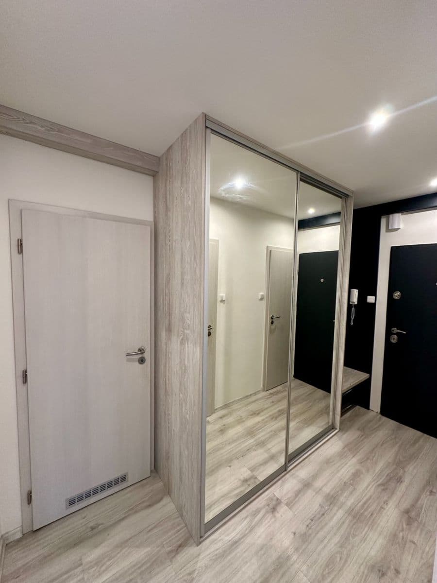 Pronájem bytu 2+1 70 m², Národní, Liberec, Liberecký kraj Pronájem bytu 2+1 70 m², Národní, Liberec, Liberecký kraj