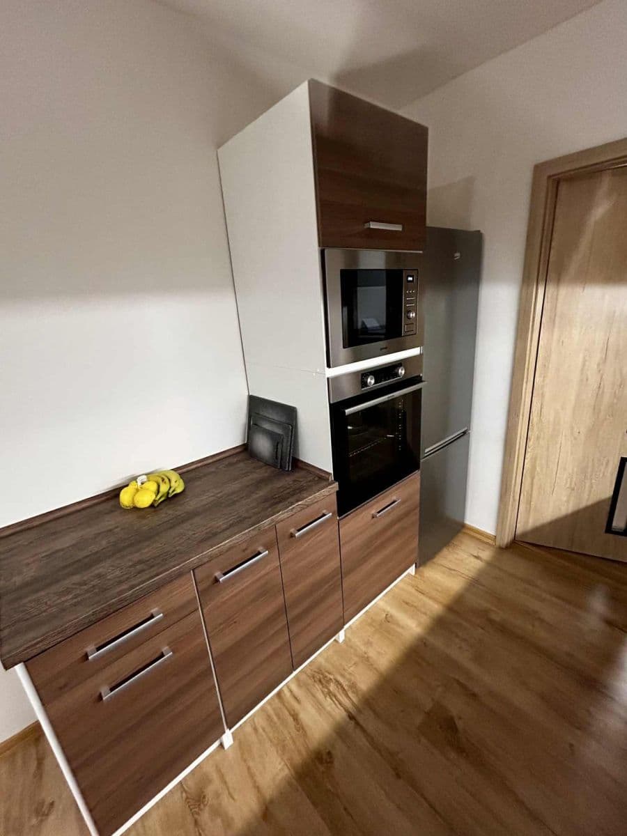 Pronájem bytu 2+1 59 m², Slovany, Mělník, Středočeský kraj Pronájem bytu 2+1 59 m², Slovany, Mělník, Středočeský kraj