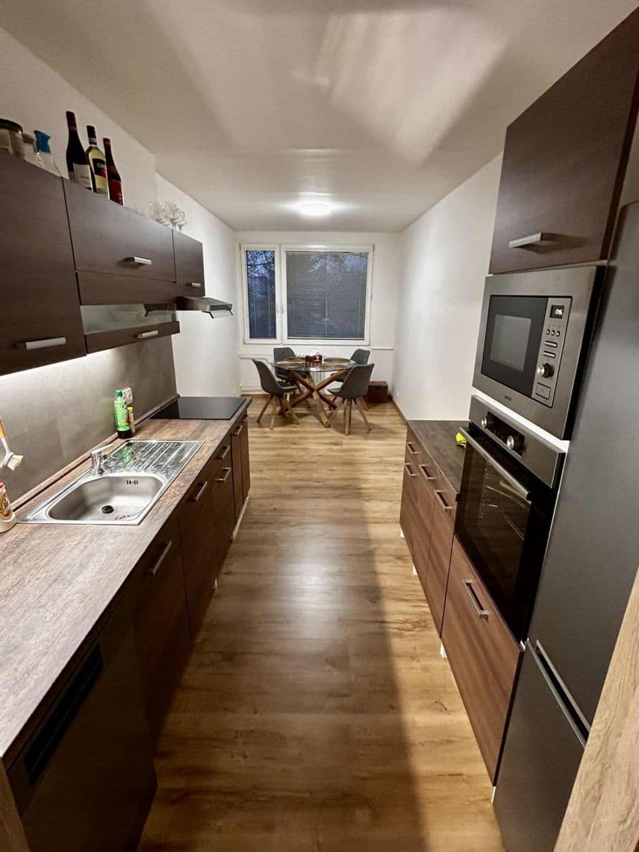 Pronájem bytu 2+1 59 m², Slovany, Mělník, Středočeský kraj Pronájem bytu 2+1 59 m², Slovany, Mělník, Středočeský kraj