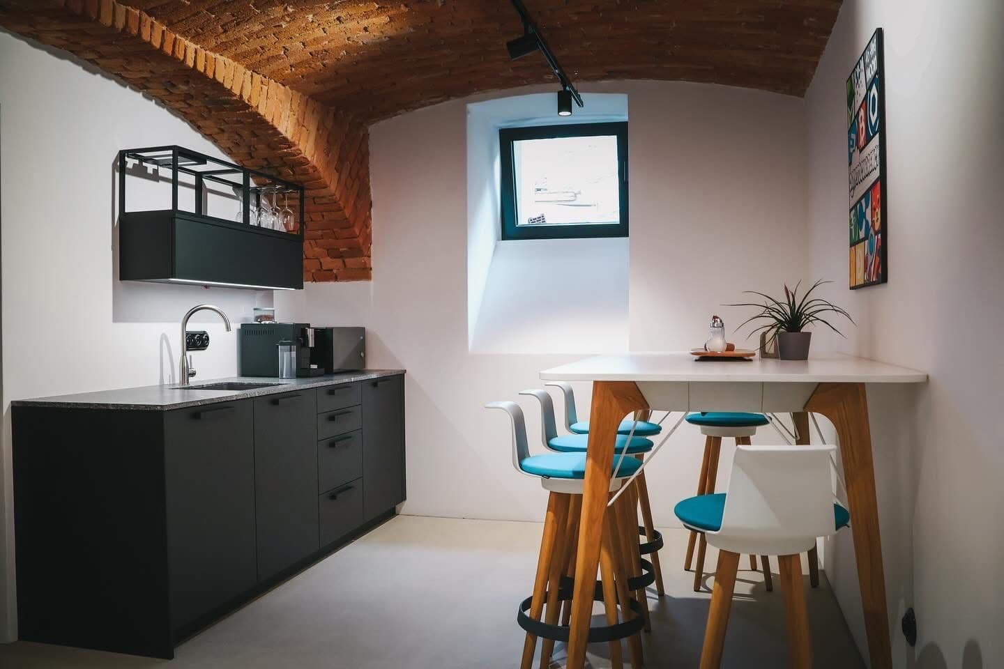 Pronájem kanceláře 100 m², Rooseveltova, Znojmo, Jihomoravský kraj Pronájem kanceláře 100 m², Rooseveltova, Znojmo, Jihomoravský kraj