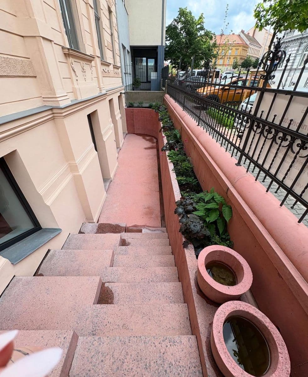 Pronájem kanceláře 100 m², Rooseveltova, Znojmo, Jihomoravský kraj Pronájem kanceláře 100 m², Rooseveltova, Znojmo, Jihomoravský kraj