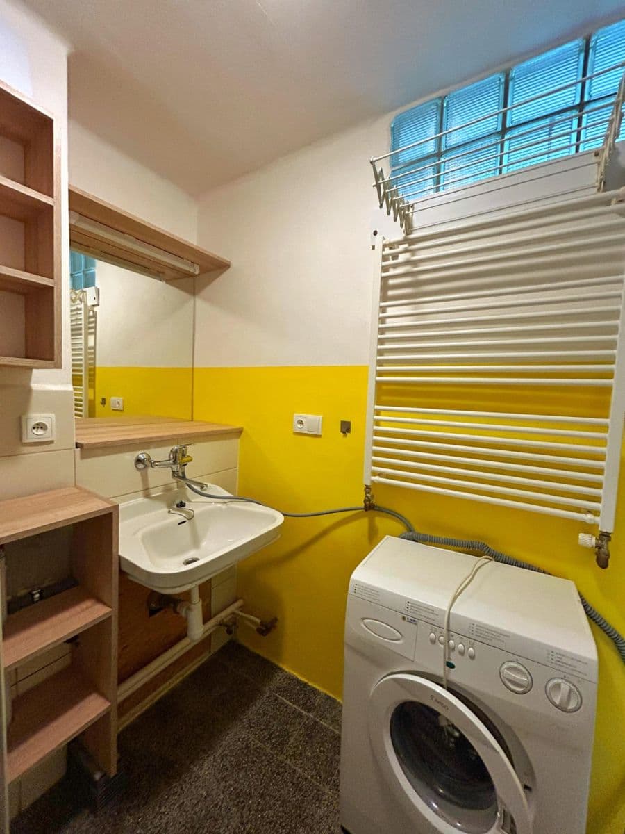 Pronájem bytu 2+1 56 m², 9. května, Litomyšl, Pardubický kraj Pronájem bytu 2+1 56 m², 9. května, Litomyšl, Pardubický kraj