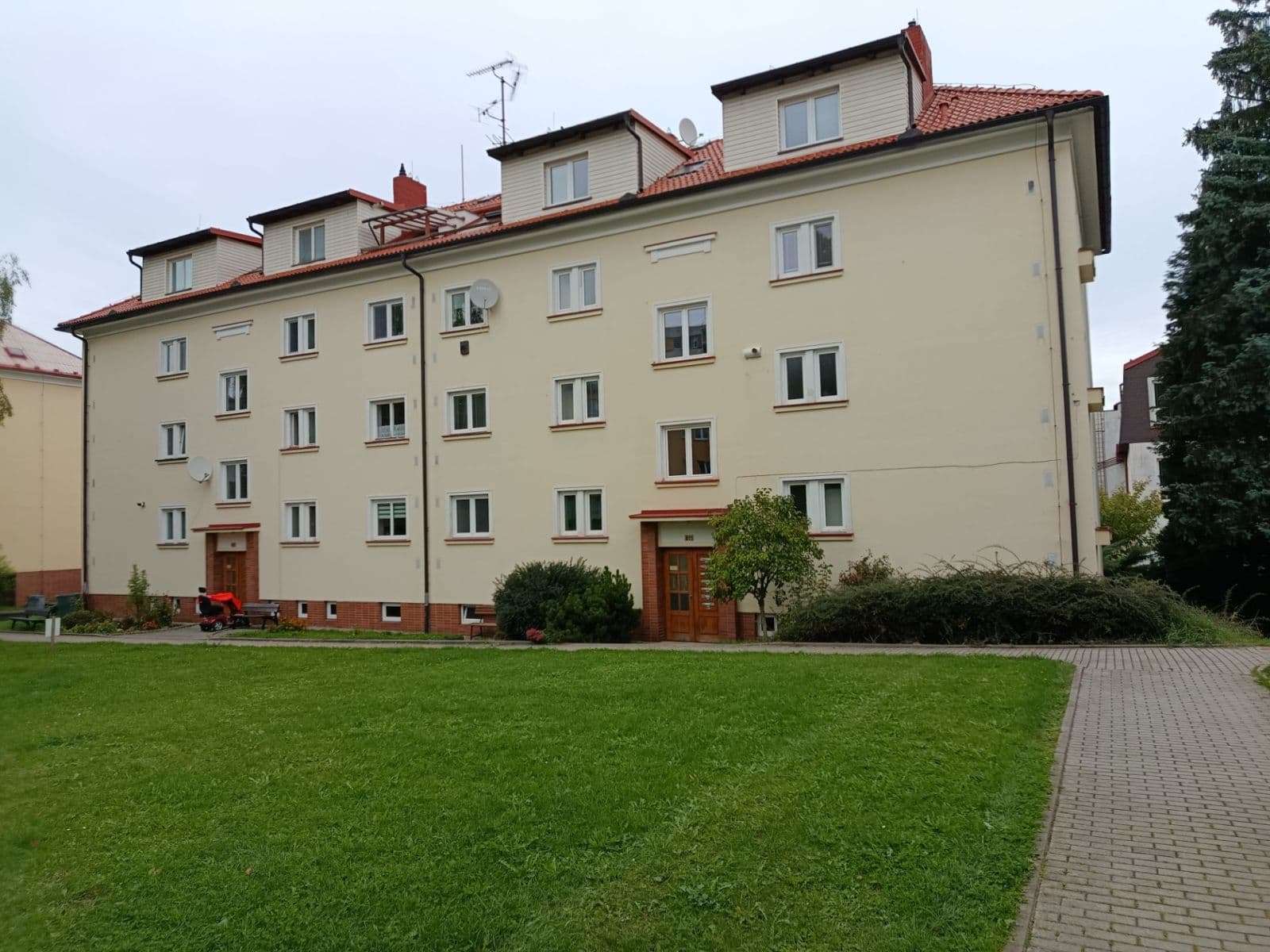 Pronájem bytu 2+1 56 m², 9. května, Litomyšl, Pardubický kraj Pronájem bytu 2+1 56 m², 9. května, Litomyšl, Pardubický kraj