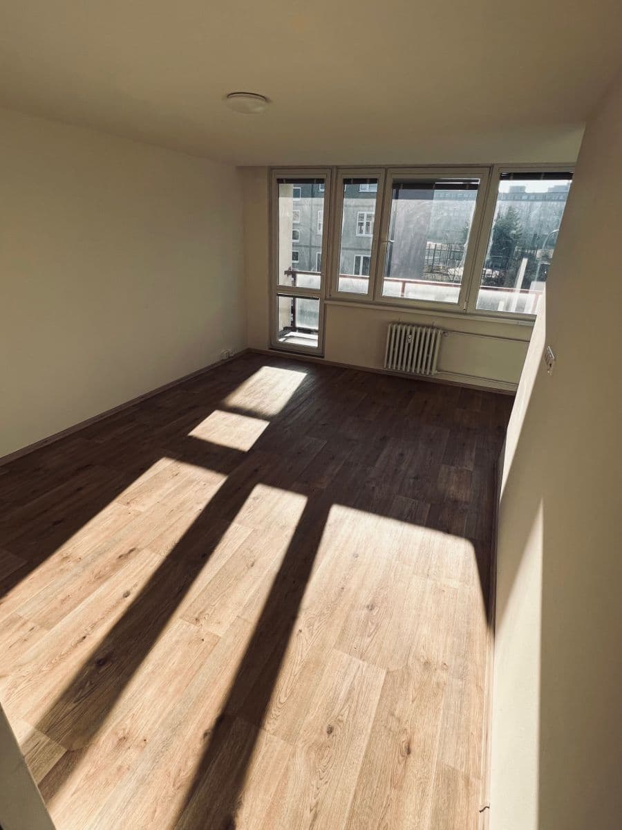 Prodej bytu 4+1 104 m², Smikova, Praha, Praha Prodej bytu 4+1 104 m², Smikova, Praha, Praha