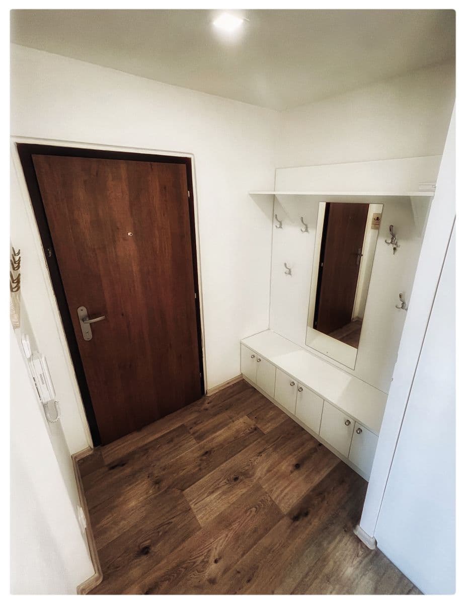 Prodej bytu 4+1 104 m², Smikova, Praha, Praha Prodej bytu 4+1 104 m², Smikova, Praha, Praha