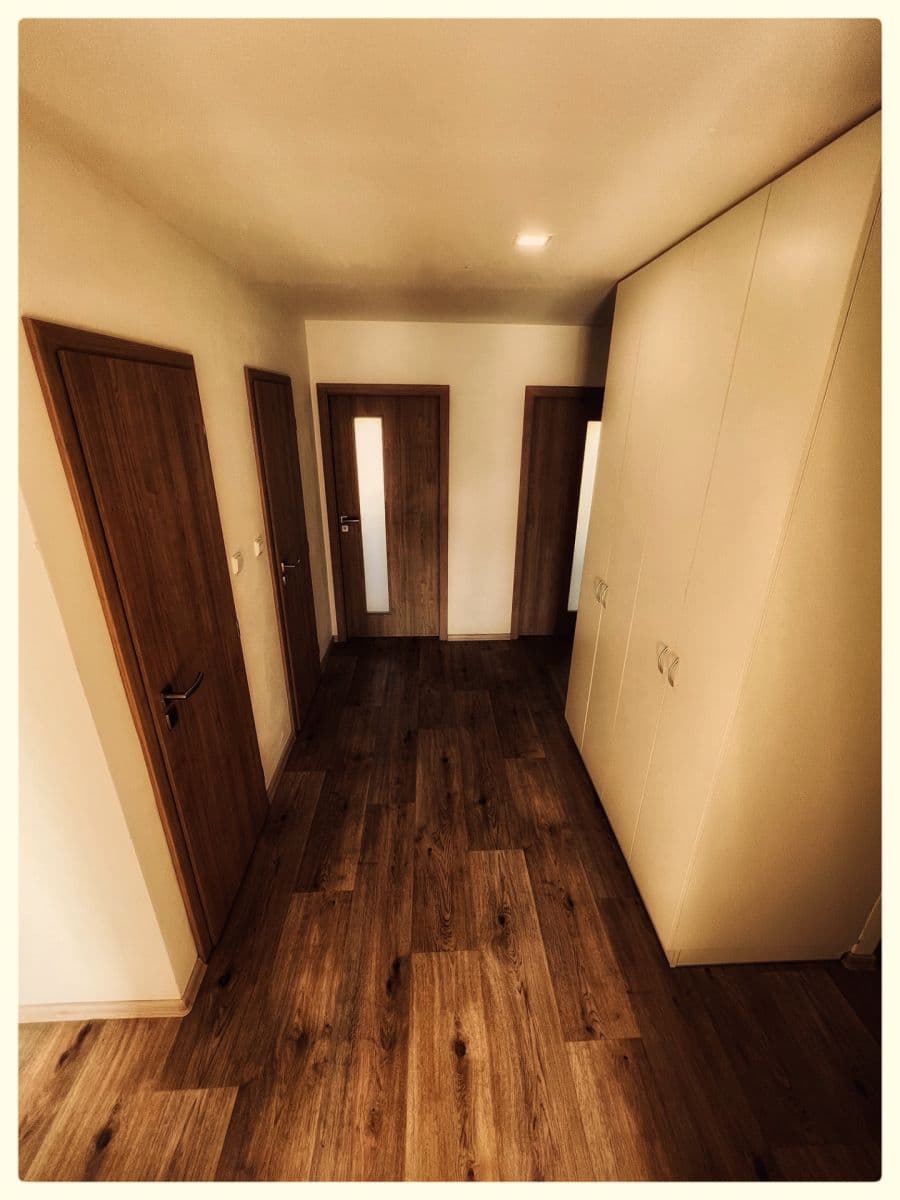 Prodej bytu 4+1 104 m², Smikova, Praha, Praha Prodej bytu 4+1 104 m², Smikova, Praha, Praha