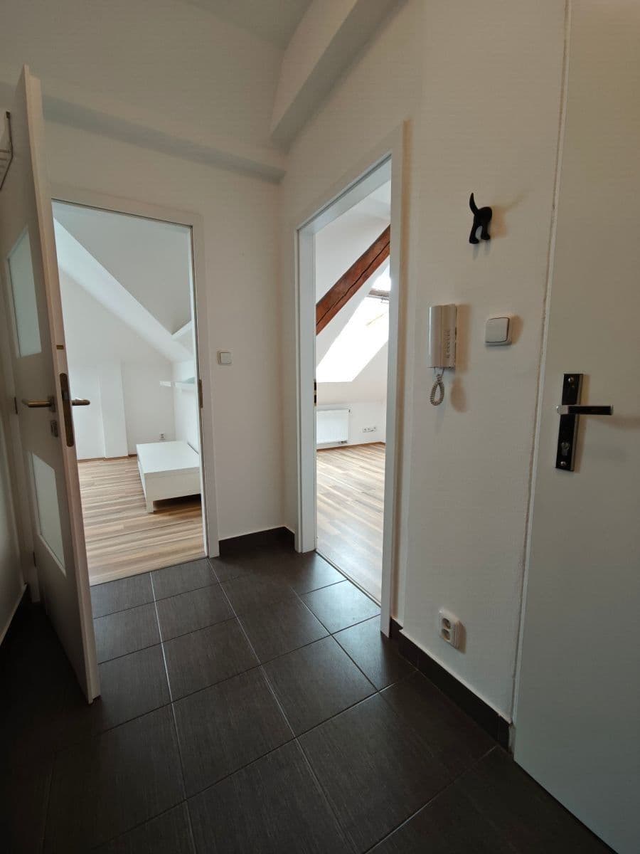 Pronájem bytu 2+kk 58 m², Spojovací, Praha, Praha Pronájem bytu 2+kk 58 m², Spojovací, Praha, Praha