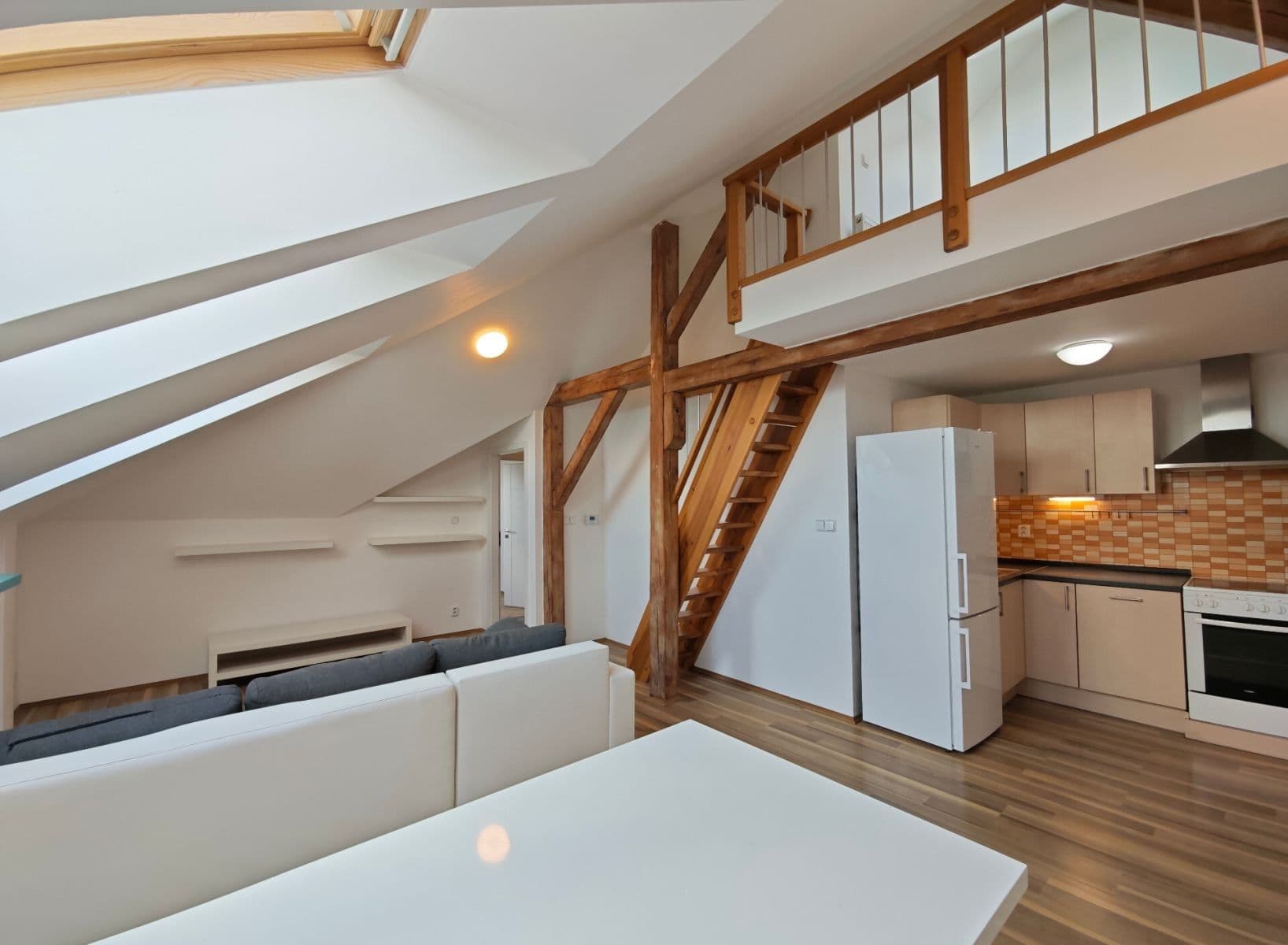 Pronájem bytu 2+kk 58 m², Spojovací, Praha, Praha Pronájem bytu 2+kk 58 m², Spojovací, Praha, Praha