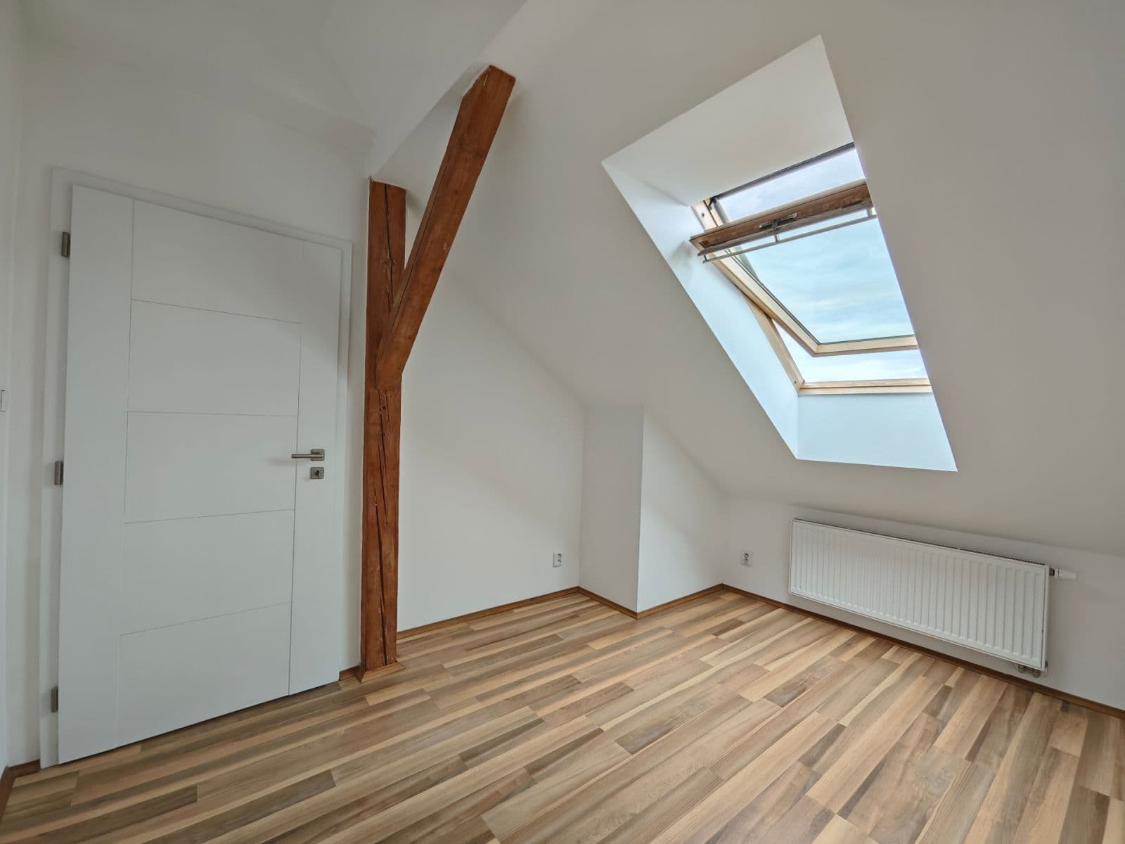 Pronájem bytu 2+kk 58 m², Spojovací, Praha, Praha Pronájem bytu 2+kk 58 m², Spojovací, Praha, Praha