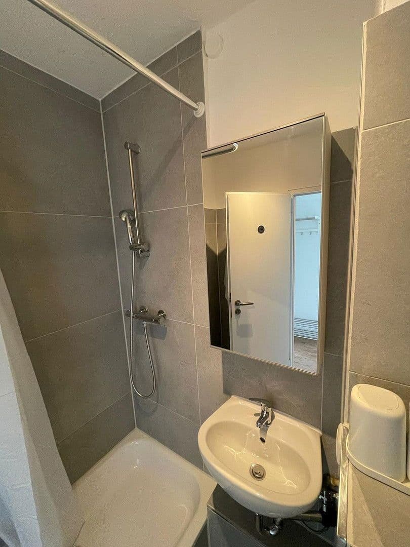 Pronájem bytu 1+1 28 m², Kreuzhofstraße 10, München, Bavorsko Pronájem bytu 1+1 28 m², Kreuzhofstraße 10, München, Bavorsko