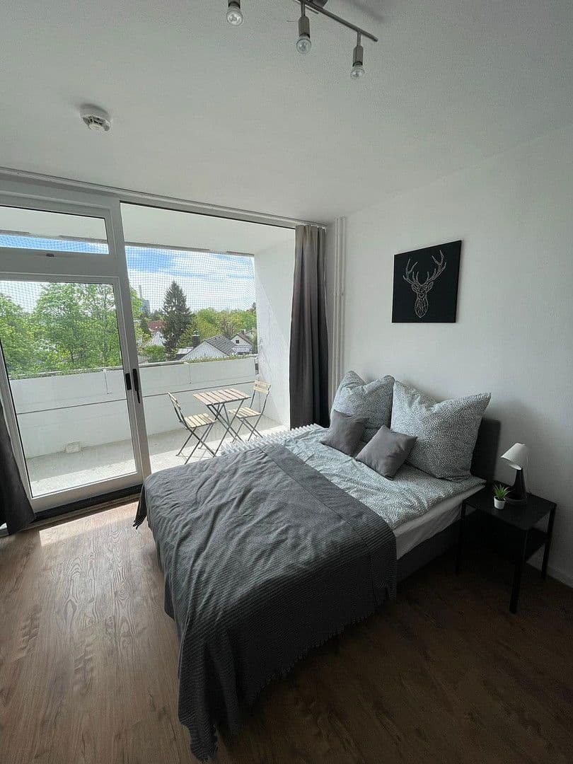 Pronájem bytu 1+1 28 m², Kreuzhofstraße 10, München, Bavorsko Pronájem bytu 1+1 28 m², Kreuzhofstraße 10, München, Bavorsko