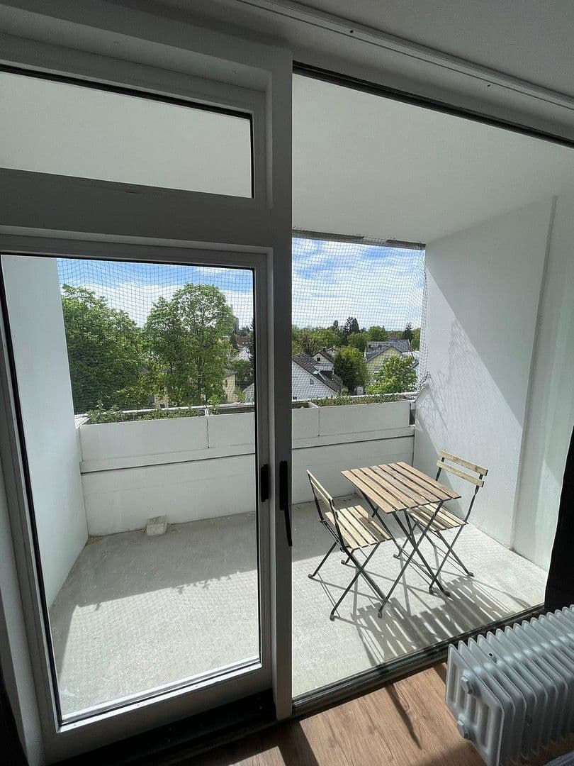 Pronájem bytu 1+1 28 m², Kreuzhofstraße 10, München, Bavorsko Pronájem bytu 1+1 28 m², Kreuzhofstraße 10, München, Bavorsko