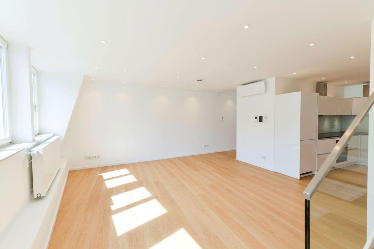 Pronájem bytu 3+1 118 m², Köln, Severní Porýní-Vestfálsko Pronájem bytu 3+1 118 m², Köln, Severní Porýní-Vestfálsko