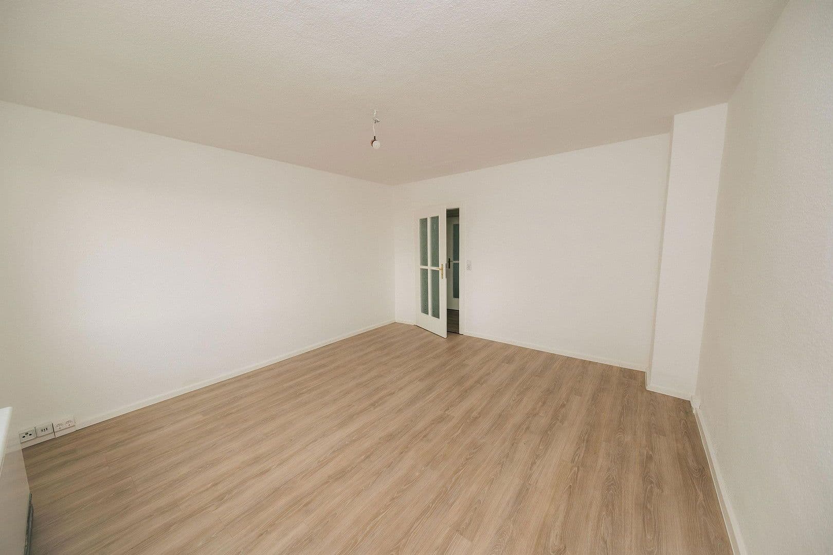 Pronájem bytu 3+1 60 m², Jesewitz, Sasko Pronájem bytu 3+1 60 m², Jesewitz, Sasko