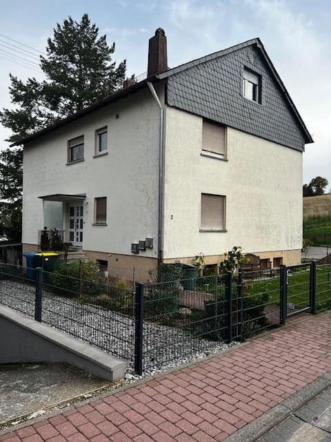 Prodej domu 254 m², pozemek 610 m², Wiesbadener Straße 2, Hünstetten, Hessen Prodej domu 254 m², pozemek 610 m², Wiesbadener Straße 2, Hünstetten, Hessen