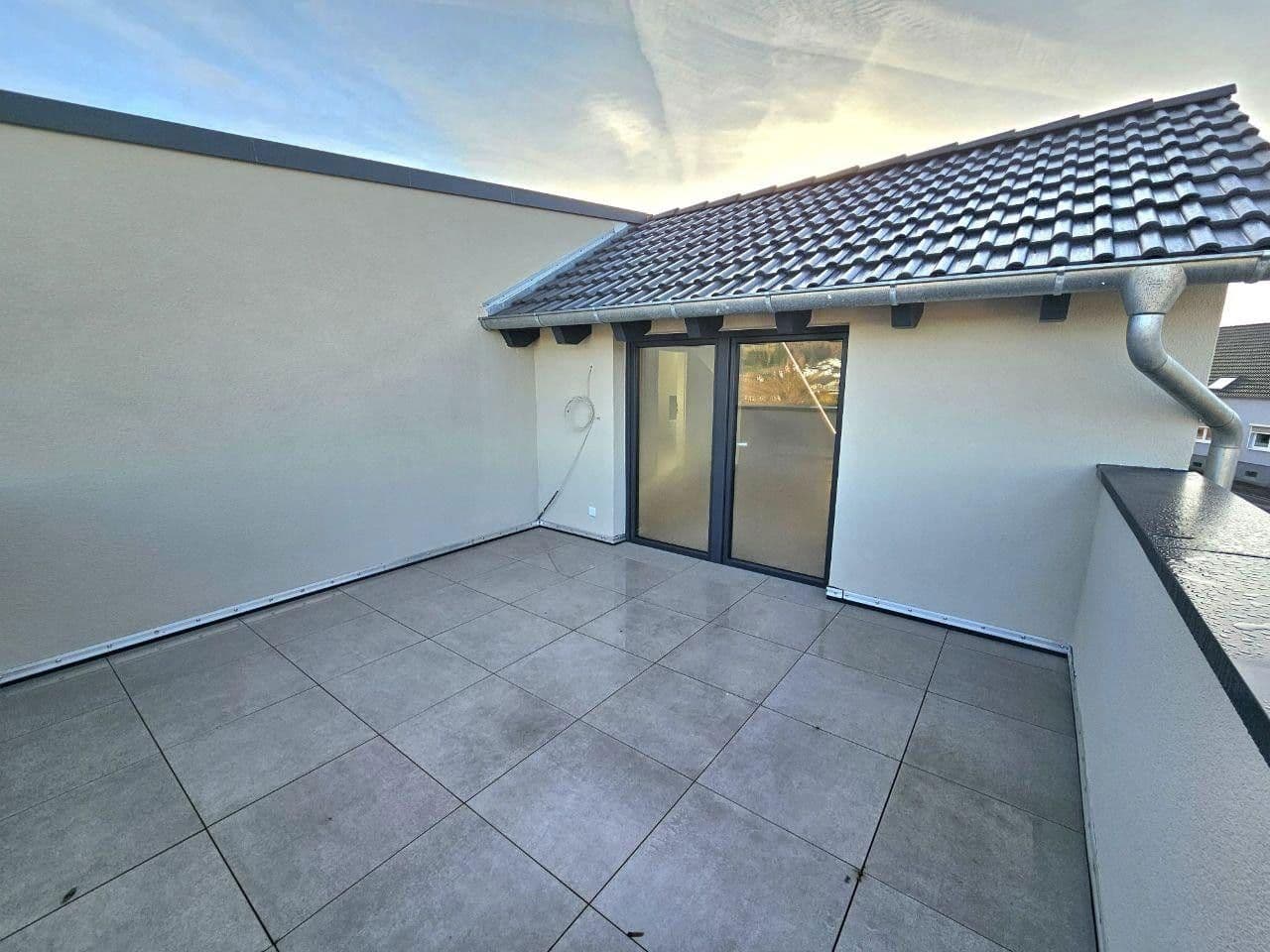 Prodej domu 462 m², pozemek 700 m², Bruchstraße 11 a, Schönenberg-Kübelberg, Porýní-Falc Prodej domu 462 m², pozemek 700 m², Bruchstraße 11 a, Schönenberg-Kübelberg, Porýní-Falc