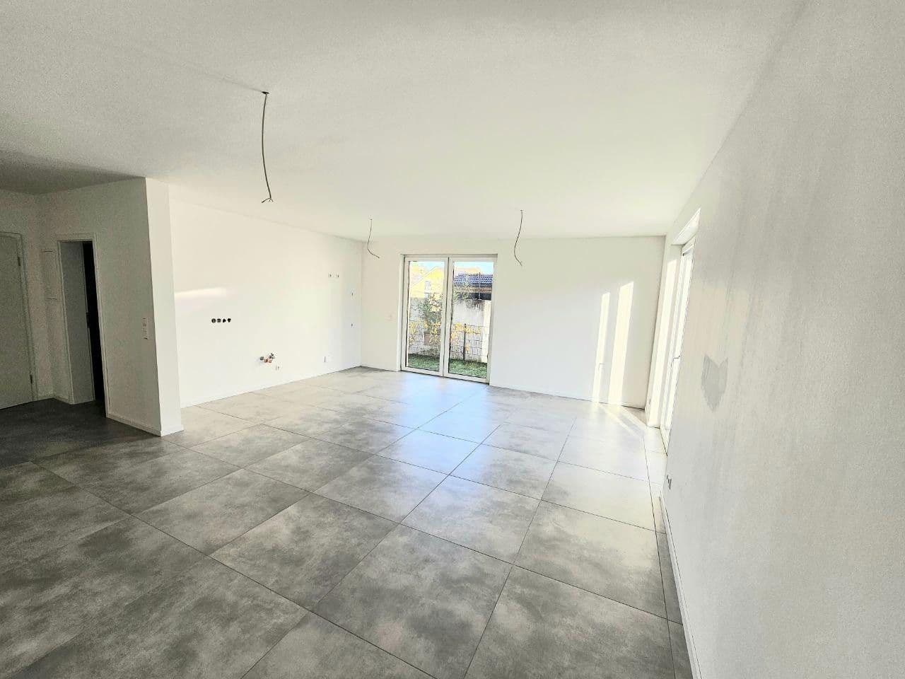 Prodej domu 462 m², pozemek 700 m², Bruchstraße 11 a, Schönenberg-Kübelberg, Porýní-Falc Prodej domu 462 m², pozemek 700 m², Bruchstraße 11 a, Schönenberg-Kübelberg, Porýní-Falc