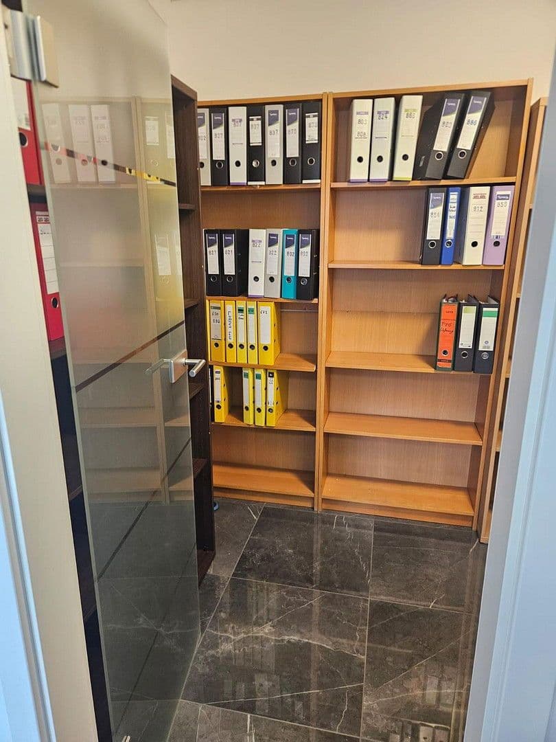 Pronájem kanceláře 115 m², Geleitstr., Offenbach, Hessen Pronájem kanceláře 115 m², Geleitstr., Offenbach, Hessen