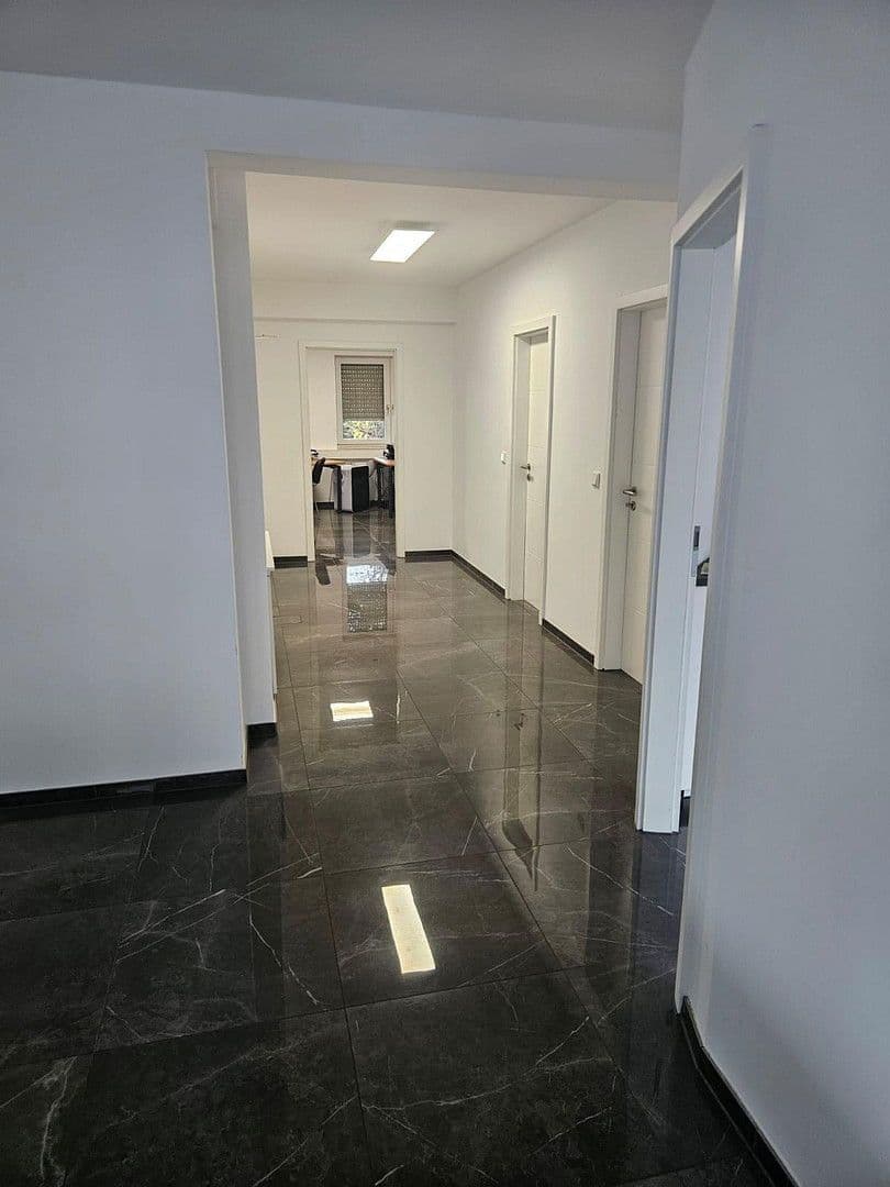 Pronájem kanceláře 115 m², Geleitstr., Offenbach, Hessen Pronájem kanceláře 115 m², Geleitstr., Offenbach, Hessen