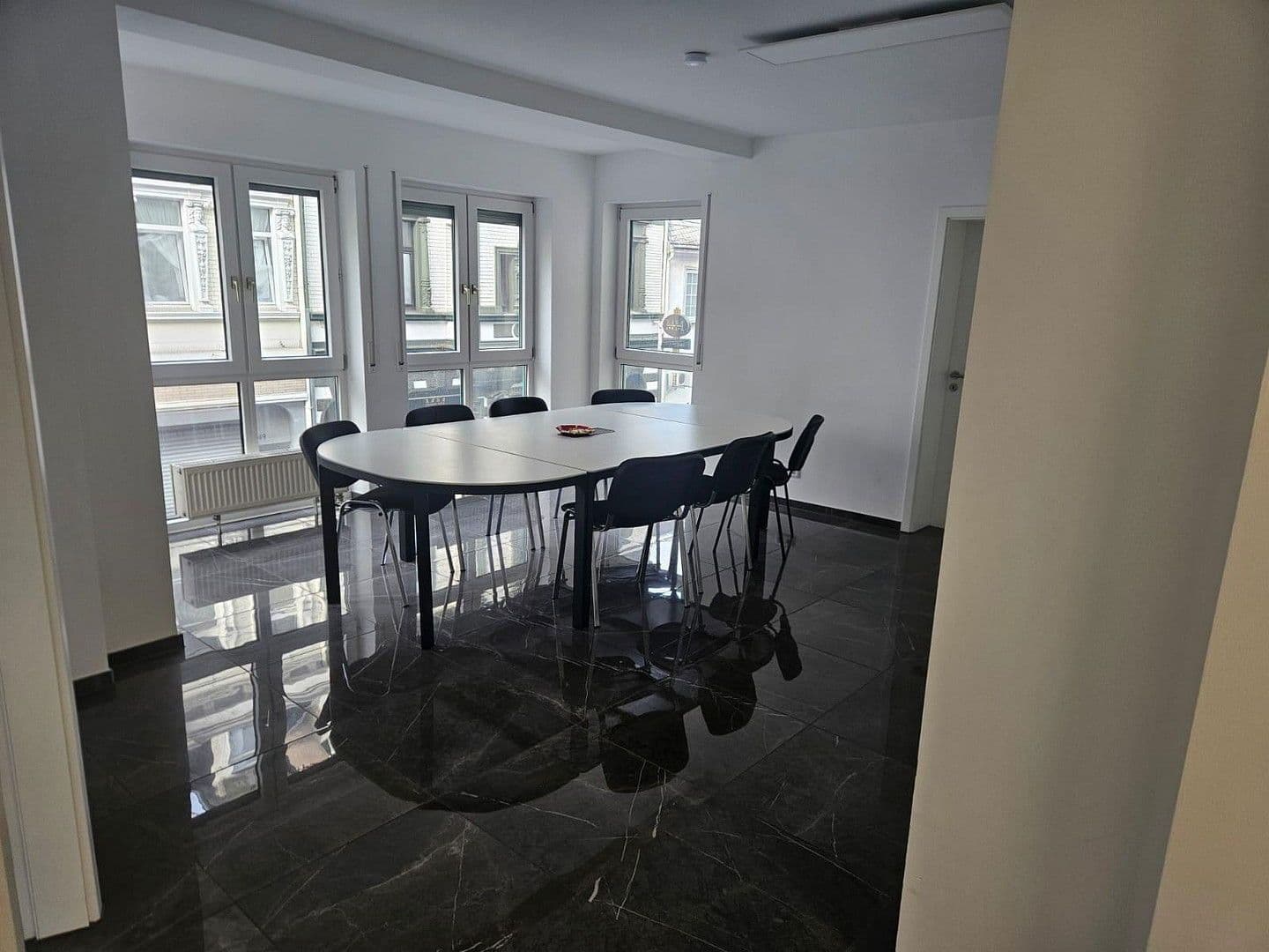 Pronájem kanceláře 115 m², Geleitstr., Offenbach, Hessen Pronájem kanceláře 115 m², Geleitstr., Offenbach, Hessen