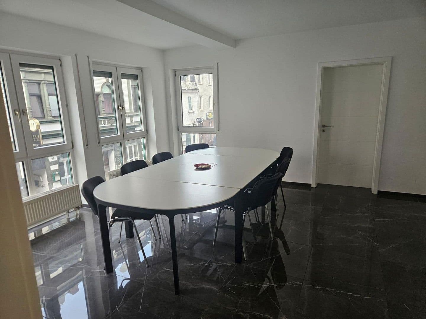 Pronájem kanceláře 115 m², Geleitstr., Offenbach, Hessen Pronájem kanceláře 115 m², Geleitstr., Offenbach, Hessen