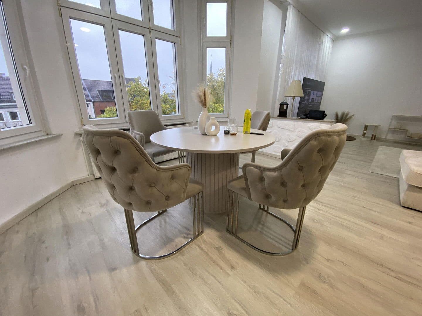 Pronájem bytu 3+1 99 m², Neumarkt 19, Duisburg Ruhrort, Severní Porýní-Vestfálsko Pronájem bytu 3+1 99 m², Neumarkt 19, Duisburg Ruhrort, Severní Porýní-Vestfálsko