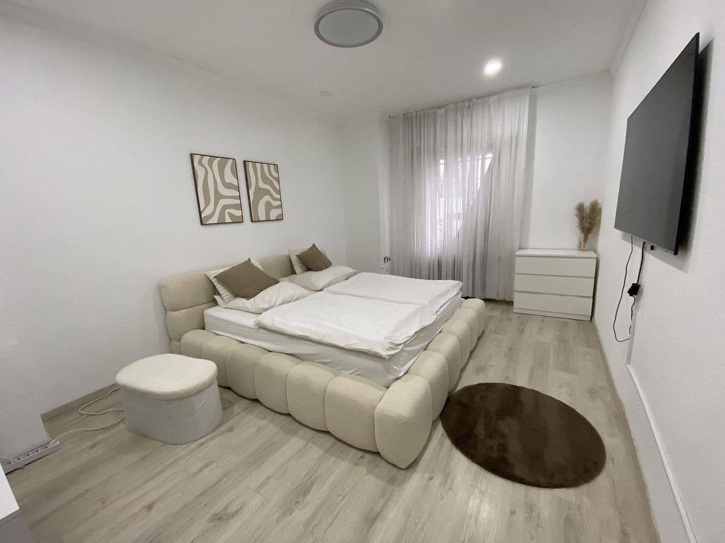 Pronájem bytu 3+1 99 m², Neumarkt 19, Duisburg Ruhrort, Severní Porýní-Vestfálsko Pronájem bytu 3+1 99 m², Neumarkt 19, Duisburg Ruhrort, Severní Porýní-Vestfálsko