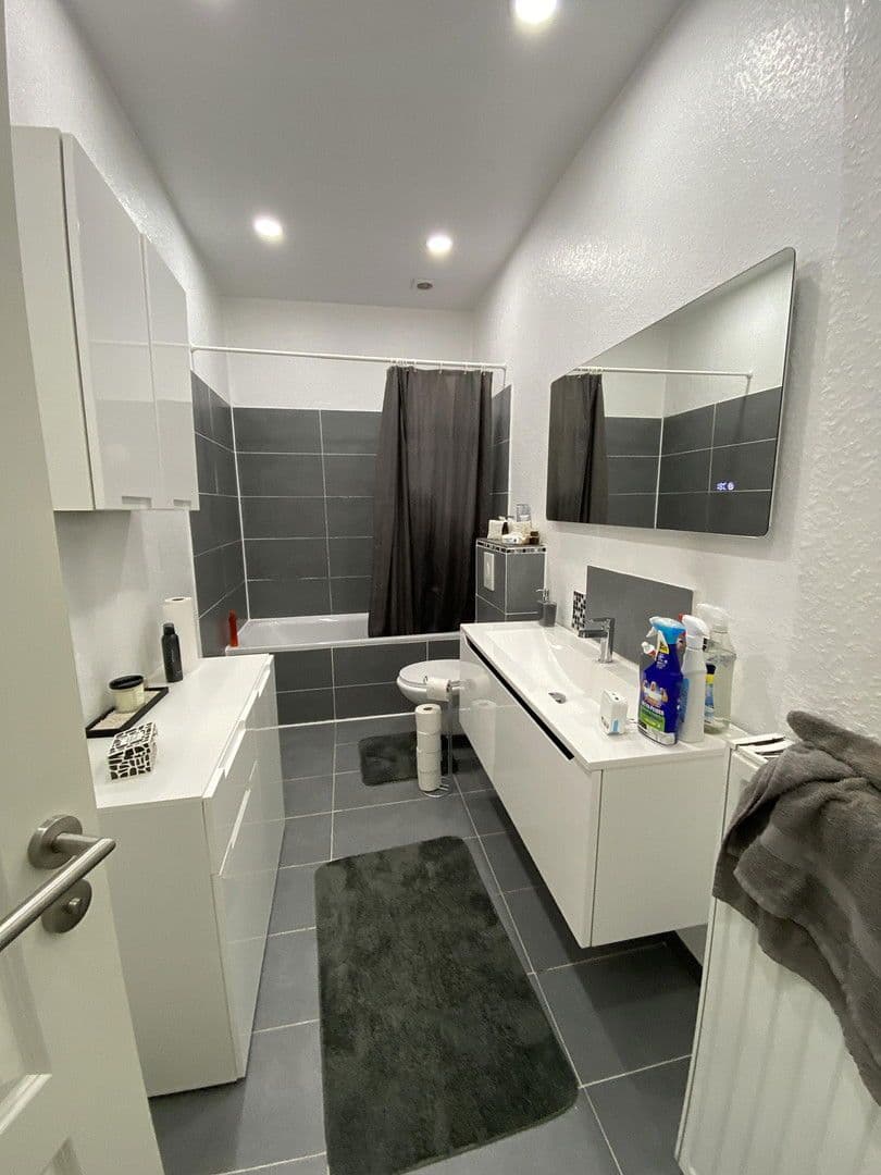 Pronájem bytu 3+1 99 m², Neumarkt 19, Duisburg Ruhrort, Severní Porýní-Vestfálsko Pronájem bytu 3+1 99 m², Neumarkt 19, Duisburg Ruhrort, Severní Porýní-Vestfálsko