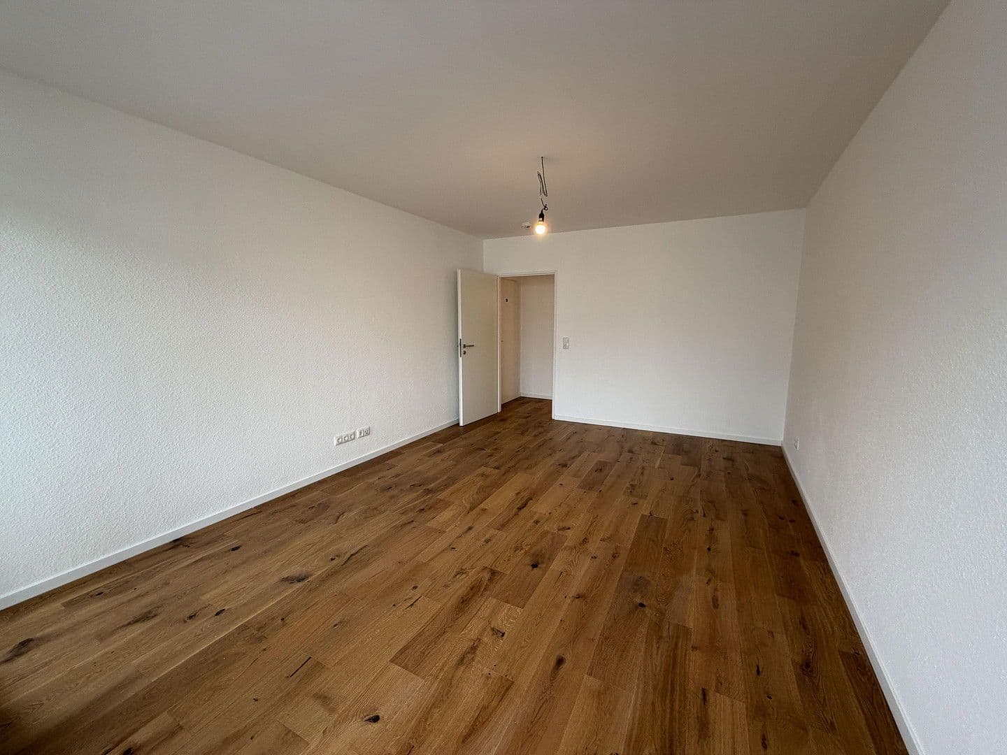 Pronájem bytu 1+1 33 m², Zeil 39, Frankfurt am Main, Hessen Pronájem bytu 1+1 33 m², Zeil 39, Frankfurt am Main, Hessen