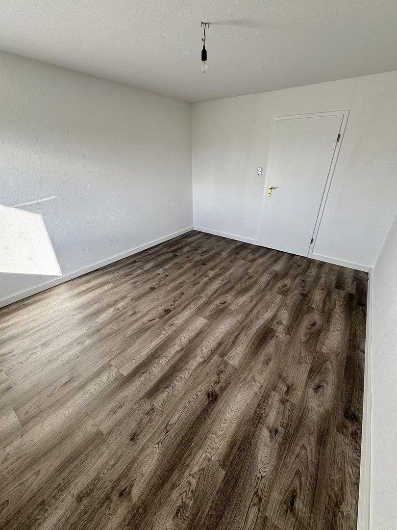 Pronájem bytu 3+1 87 m², Oesdorfer Straße 14, Bad Pyrmont, Dolní Sasko Pronájem bytu 3+1 87 m², Oesdorfer Straße 14, Bad Pyrmont, Dolní Sasko